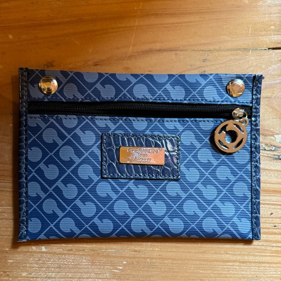 Gheradini leather handbag in like new condition - Picture 6 of 11